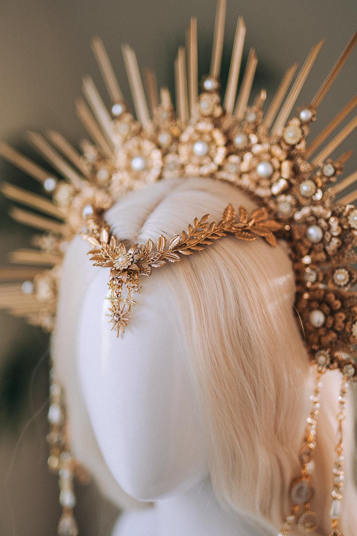 Radiant Sun Halo Crown, Gold Headpiece, Celestial Goddess Crown, Boho Festival Crown, Bridal Halo, Costume Headpiece, Divine Sun Crown