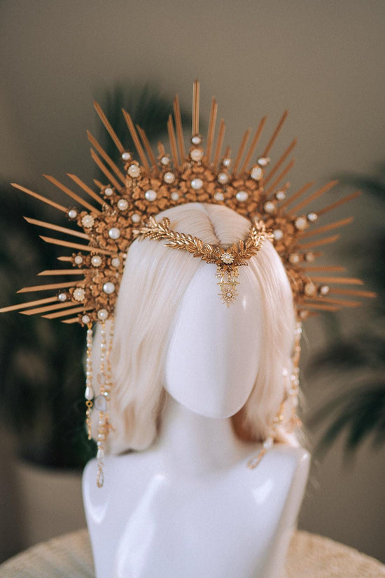 Radiant Sun Halo Crown, Gold Headpiece, Celestial Goddess Crown, Boho Festival Crown, Bridal Halo, Costume Headpiece, Divine Sun Crown