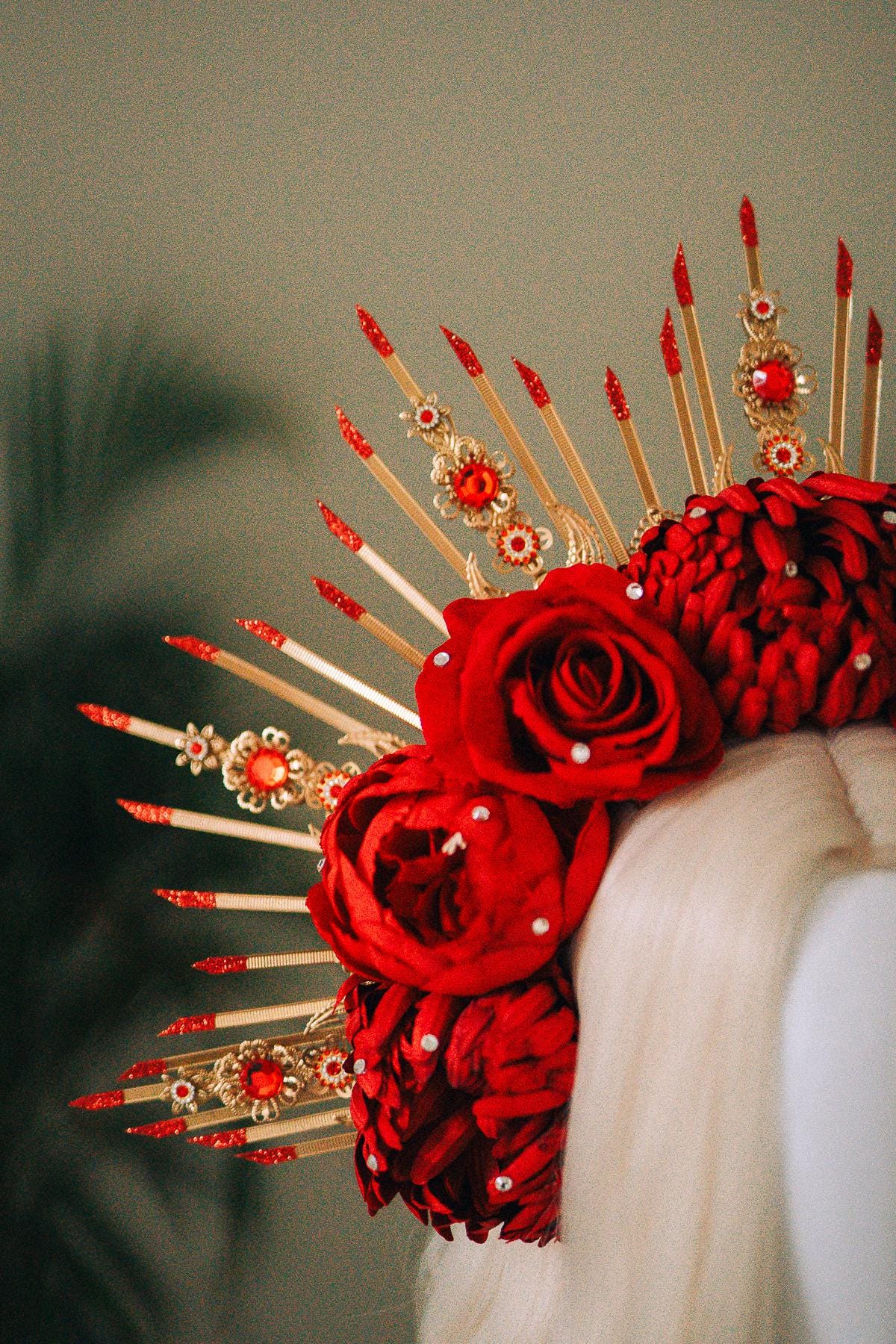 Red Flower Halo Crown,Boho Maternity Headpiece,Festival Costume Crown,Halloween Floral Tiara,Frida Inspired Crown,Photo Prop