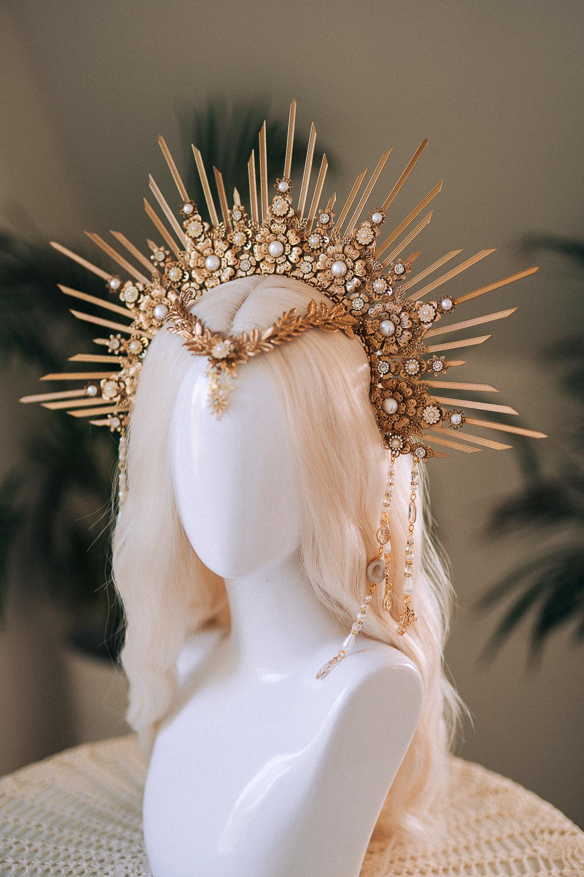 Radiant Sun Halo Crown, Gold Headpiece, Celestial Goddess Crown, Boho Festival Crown, Bridal Halo, Costume Headpiece, Divine Sun Crown