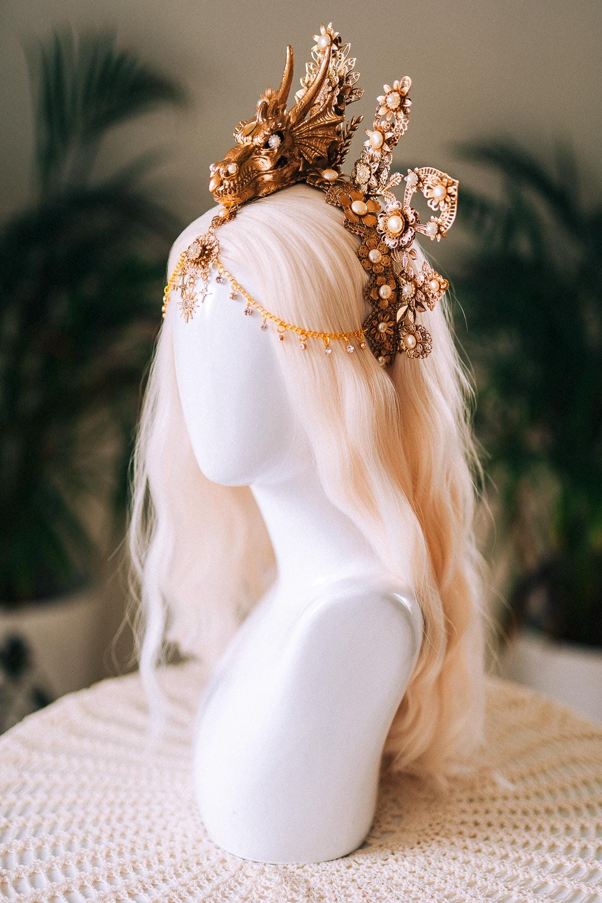 Gold Dragon Crown, Fantasy Headdress, Pearl Tiara, Dragon Costume, Mythical Queen Look, Cosplay Headpiece, Golden Goddess Accessory