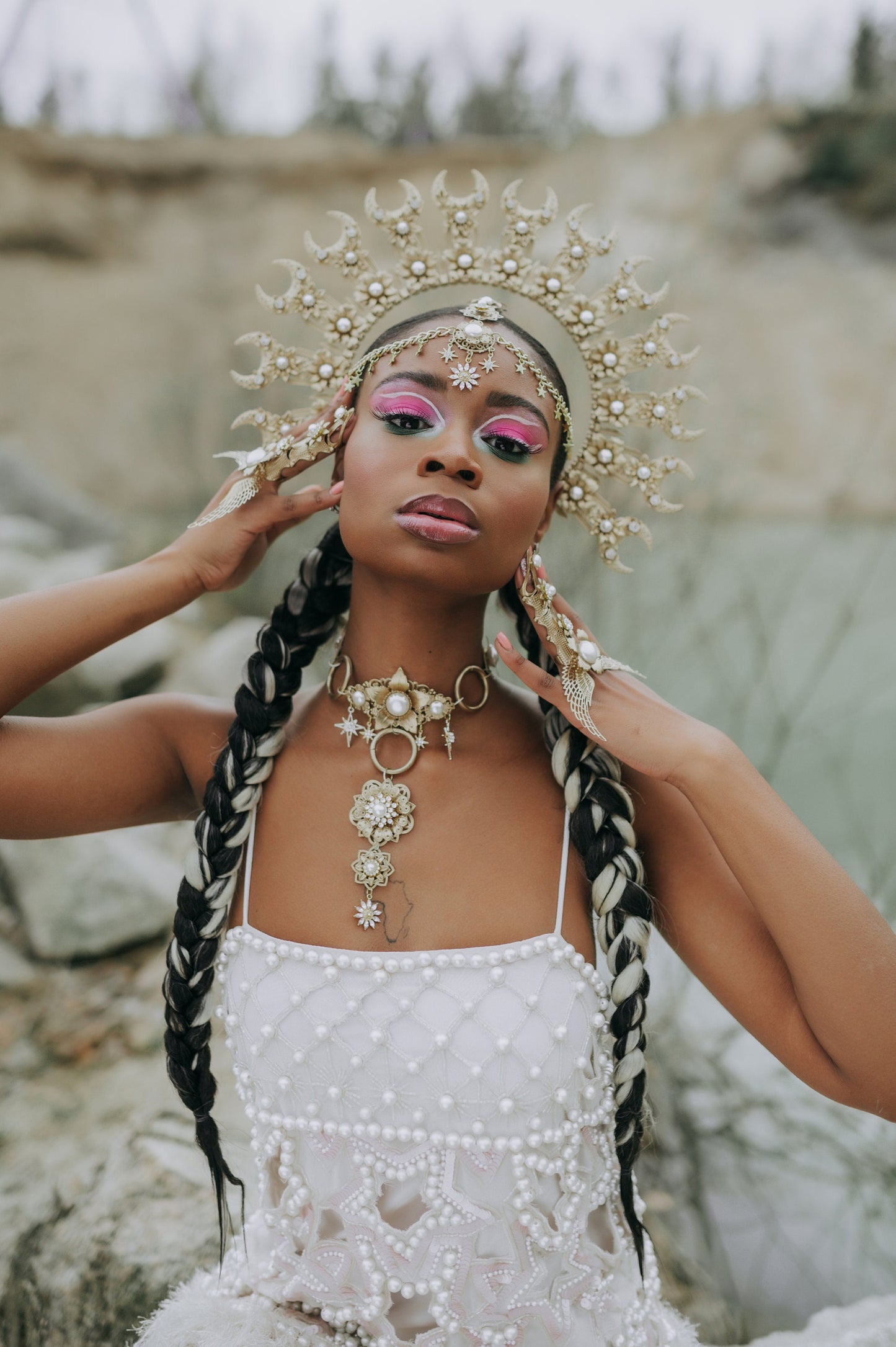 Moon Goddess Crown, Celestial Halo, Gold Crescent Crown, Bridal Halo, Festival Headpiece, Mystic Moon Tiara, Astrology Crown, Bohemian Halo