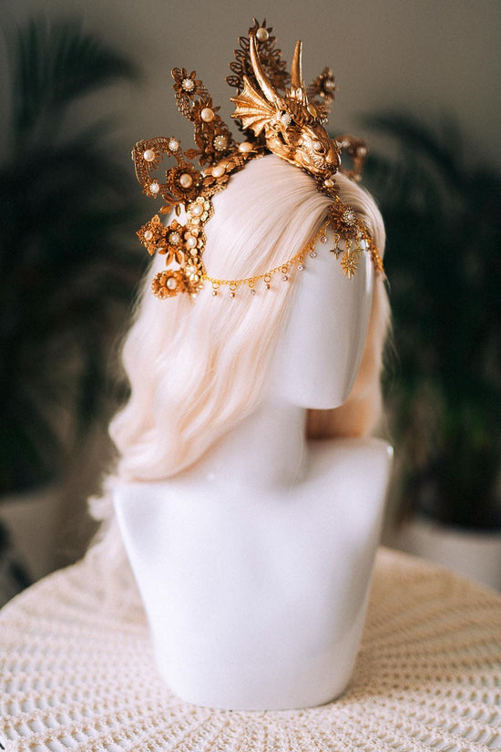 Gold Dragon Crown, Fantasy Headdress, Pearl Tiara, Dragon Costume, Mythical Queen Look, Cosplay Headpiece, Golden Goddess Accessory