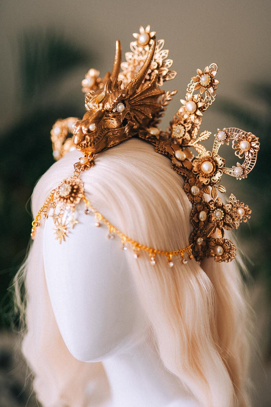Gold Dragon Crown, Fantasy Headdress, Pearl Tiara, Dragon Costume, Mythical Queen Look, Cosplay Headpiece, Golden Goddess Accessory