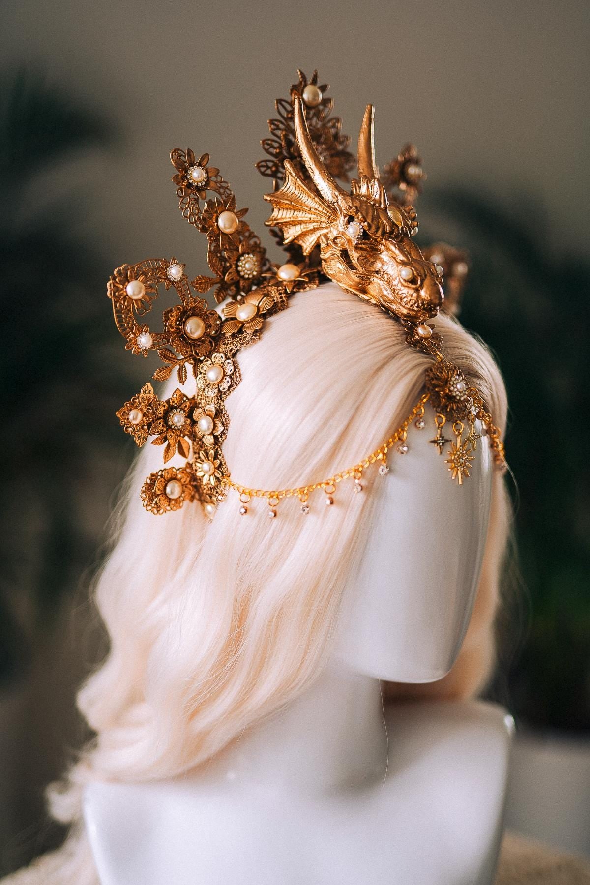 Gold Dragon Crown, Fantasy Headdress, Pearl Tiara, Dragon Costume, Mythical Queen Look, Cosplay Headpiece, Golden Goddess Accessory