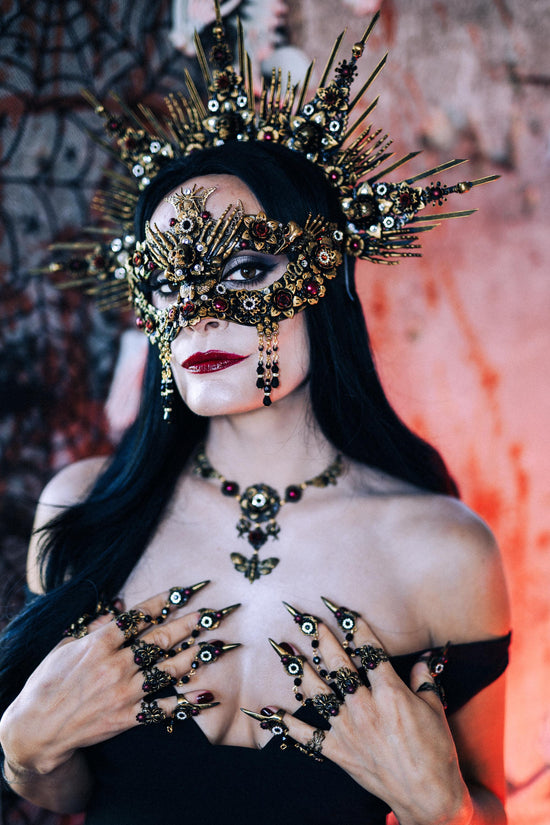 Gothic Morticia Addams Finger Claws Black Gold Red Crystal Dark Queen Halloween Costume Accessories