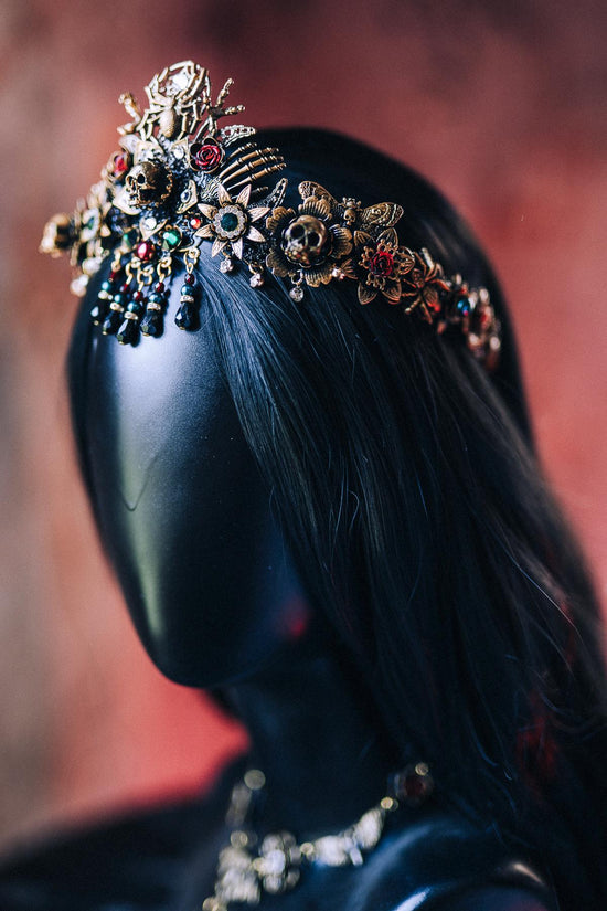 Gothic Morticia Addams Finger Claws Black Gold Red Crystals Skull Spider Dark Queen Accessories