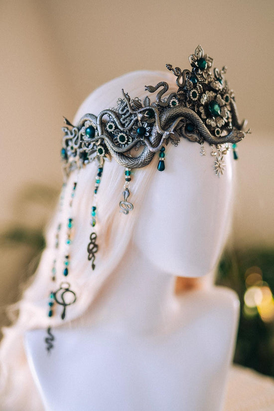 Platinum Serpent Crown Silver Medusa Headpiece Green Crystal Snake Tiara Gothic Goddess Halloween Crown Statement Headpiece