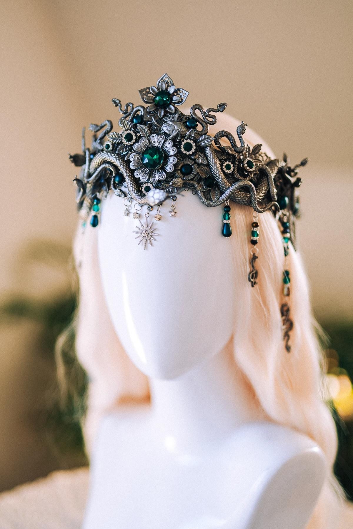 Platinum Serpent Crown Silver Medusa Headpiece Green Crystal Snake Tiara Gothic Goddess Halloween Crown Statement Headpiece