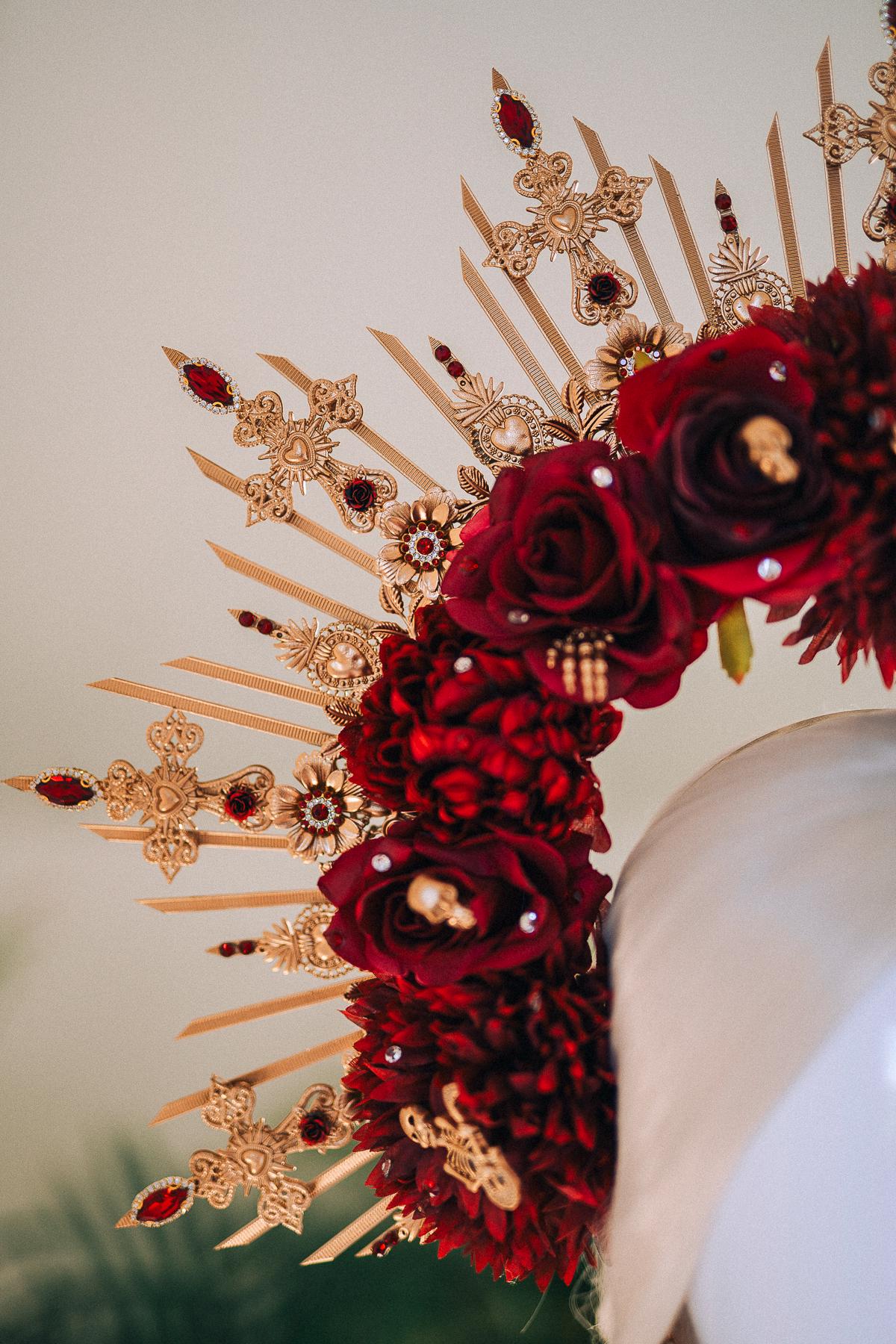 La Catrina Halo Crown Red Roses Gold Spikes Sacred Heart Skull Headpiece Day Of The Dead Catrina Costume Flower Crown