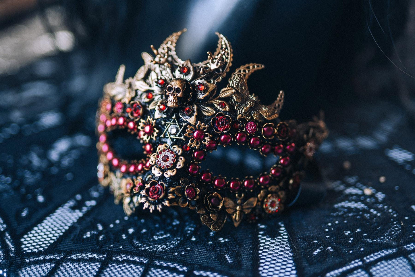 Gothic Morticia Addams Mask Red Crystal Skull Dark Queen Halloween Masquerade Mask