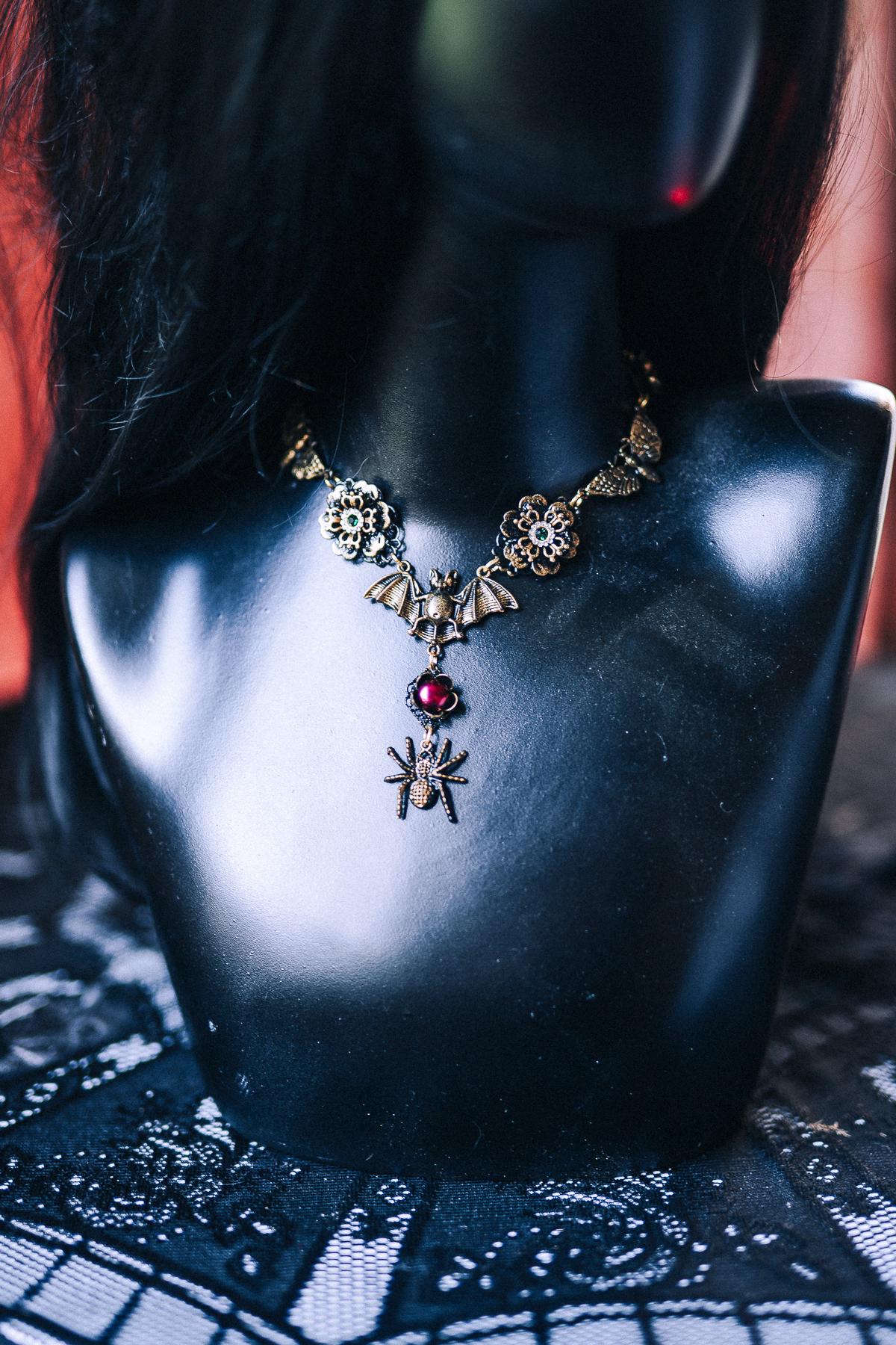 Gothic Morticia Addams Choker Black Red Gold Necklace Dark Queen Halloween Jewelry