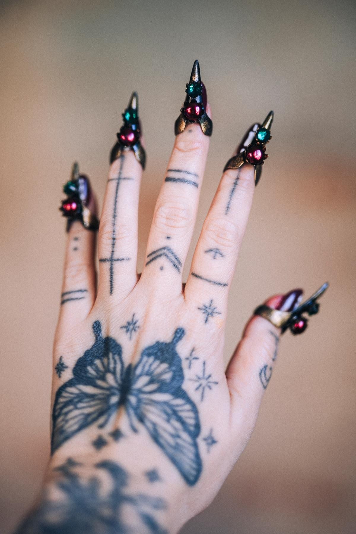 Gothic Morticia Addams Finger Claws Black Gold Red Crystals Skull Spider Dark Queen Accessories