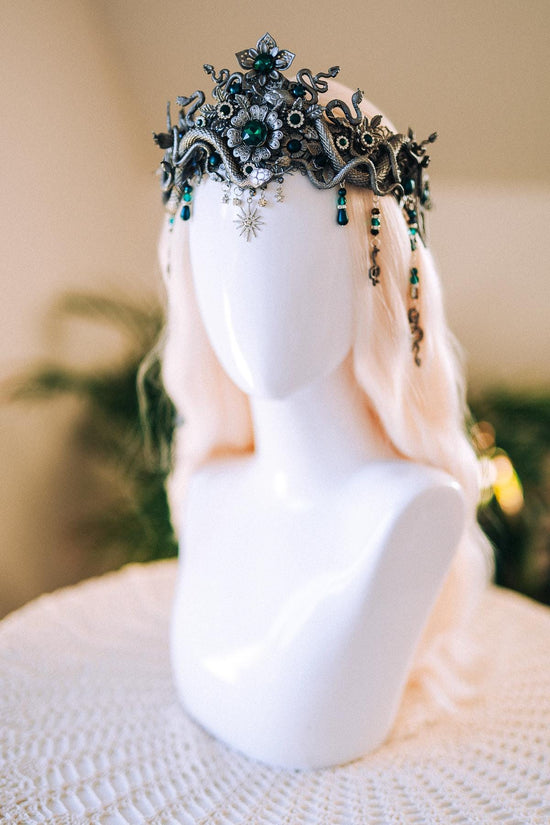Platinum Serpent Crown Silver Medusa Headpiece Green Crystal Snake Tiara Gothic Goddess Halloween Crown Statement Headpiece