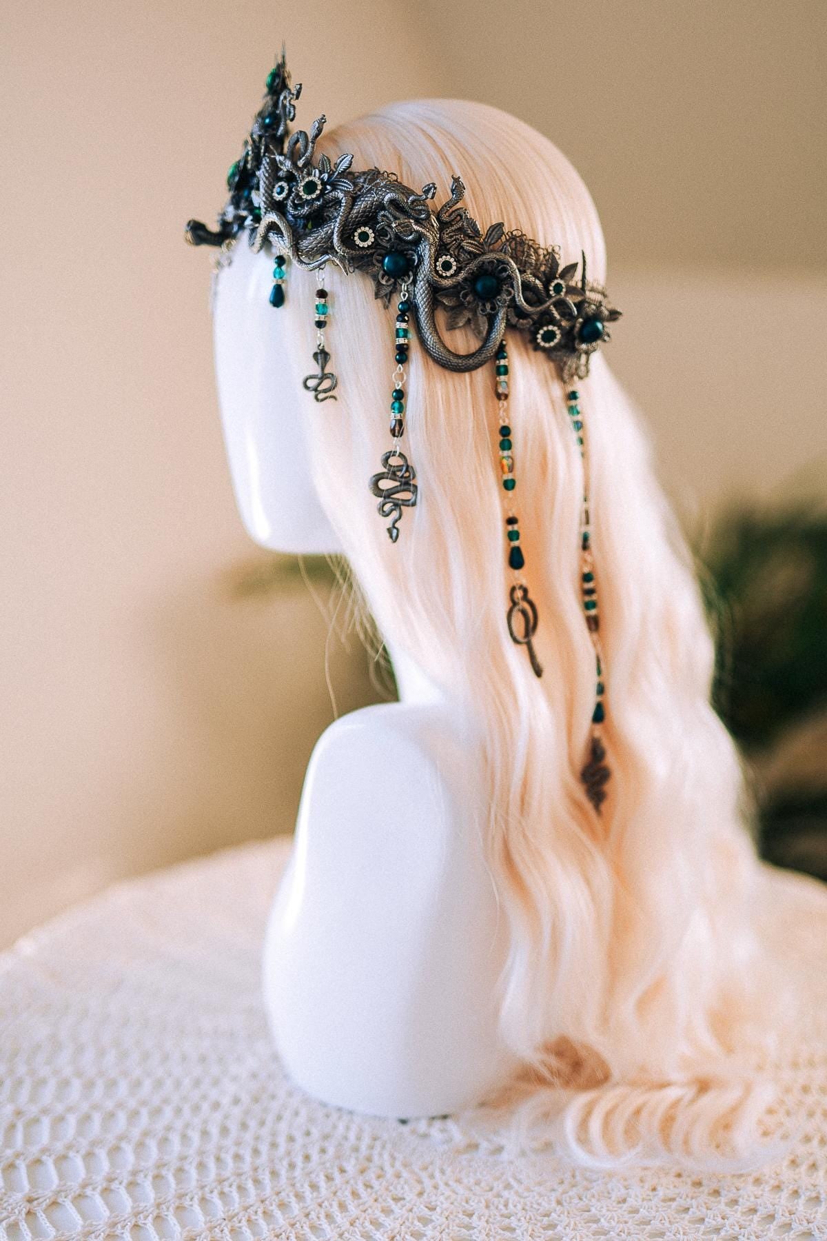 Platinum Serpent Crown Silver Medusa Headpiece Green Crystal Snake Tiara Gothic Goddess Halloween Crown Statement Headpiece