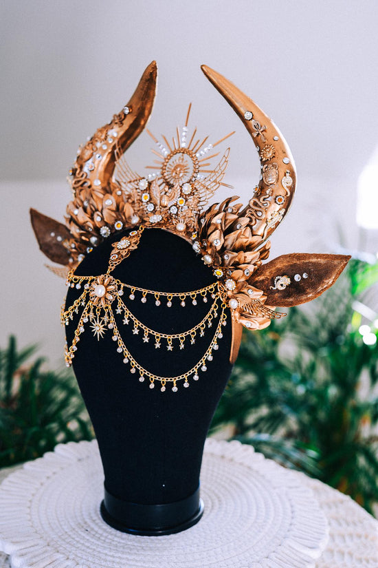 Cleopatra Gold Horn Crown Goddess Hathor Headdress Sun Halo Jewelry Festival Costume Headpiece Sacred Bridal Tiara