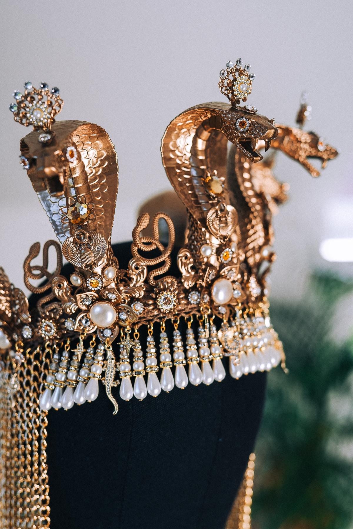 Cleopatra Cobra Crown Gold Egyptian Headpiece Halloween Tiara Festival Pearl Headdress Snake Costume Queen Tiara Royal Goddess Carnival