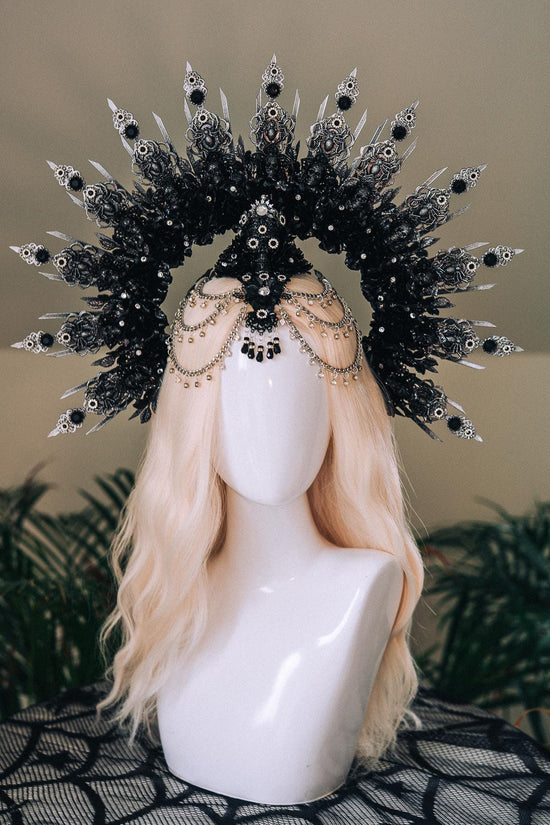 Gothic Black Silver Halo Crown Skull Headpiece Dark Queen Halloween Costume Gothic Tiara Spiked Crown Spooky Wedding Headpiece