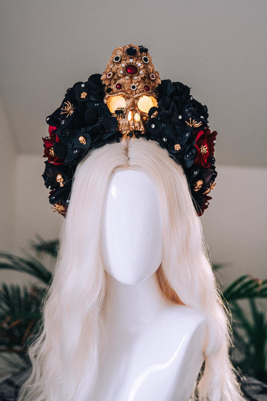Halloween Skull Crown Light Up Gothic Headpiece Black Red Roses Glowing Skull Crown Spooky Witch Costume Halloween Parade