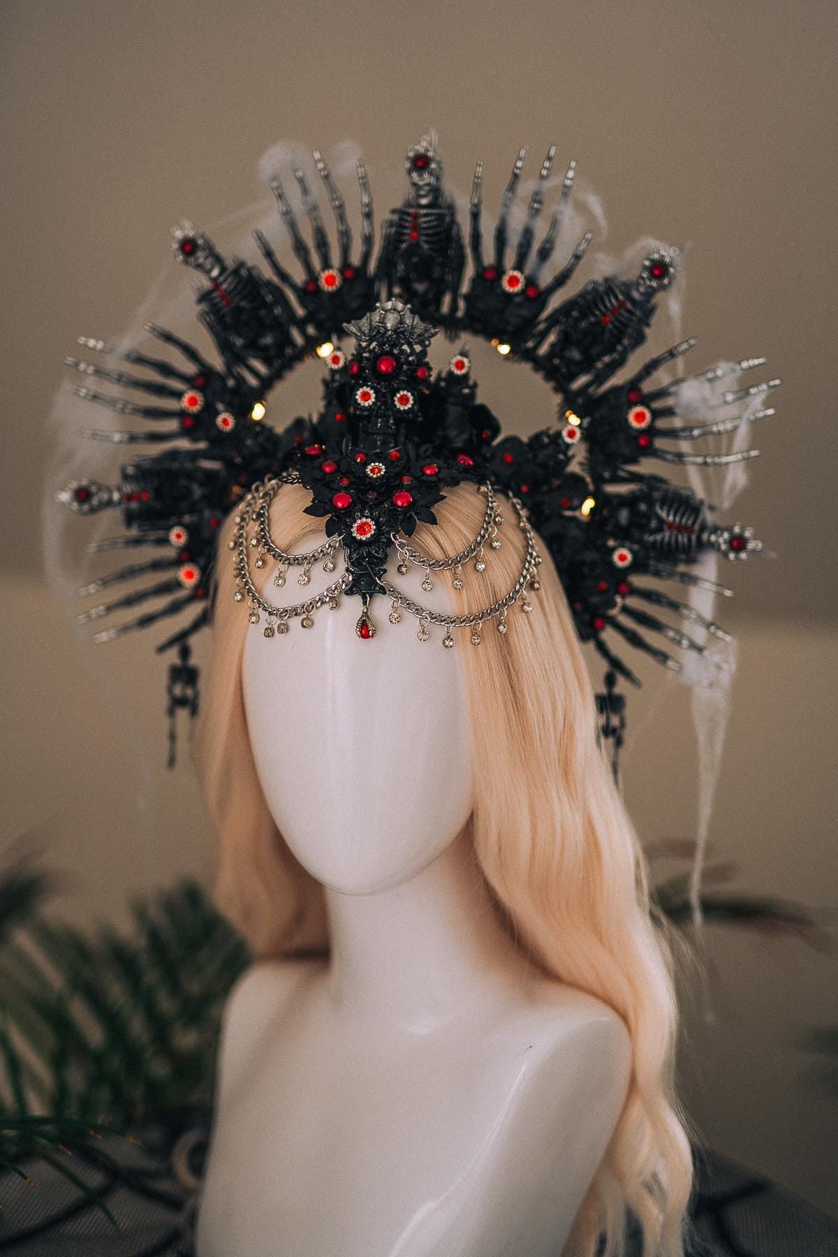 Dark Skeleton Queen Halo Crown Halloween Headpiece Red Black Gothic Skull Light Up Costume Goddess Tiara