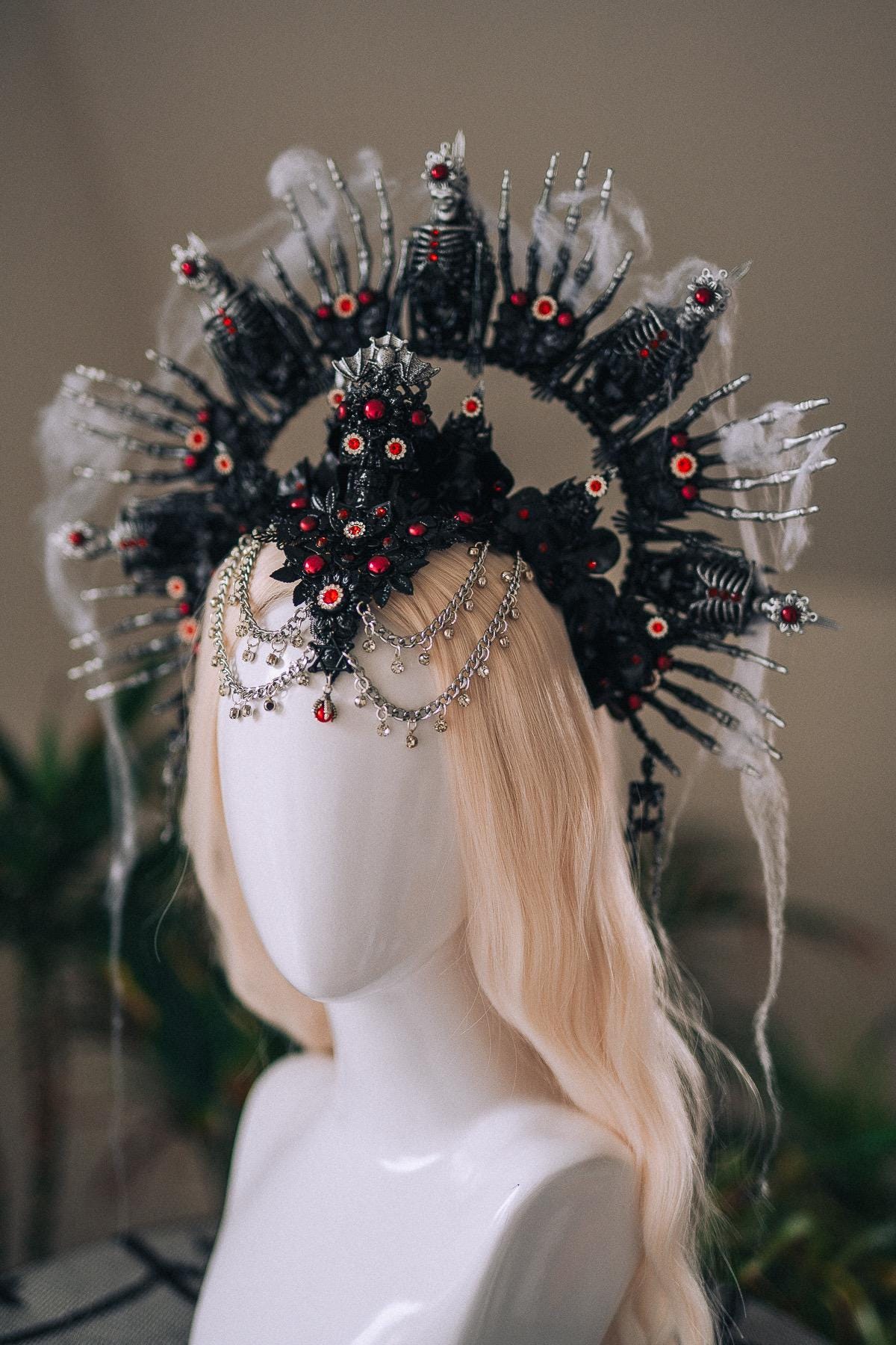 Dark Skeleton Queen Halo Crown Halloween Headpiece Red Black Gothic Skull Light Up Costume Goddess Tiara