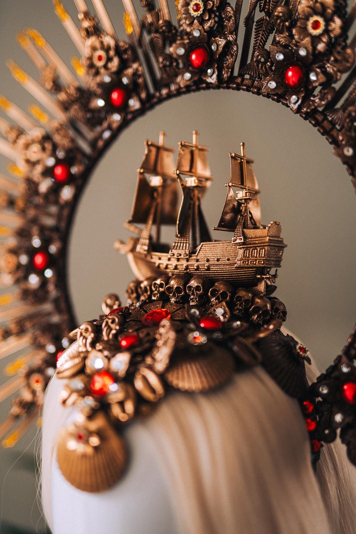 Gold Pirate Ship Halo Crown With Earrings Red Gem Skull Headpiece Ocean Goddess Costume Sea Queen Crown Fantasy Festival Headpiece