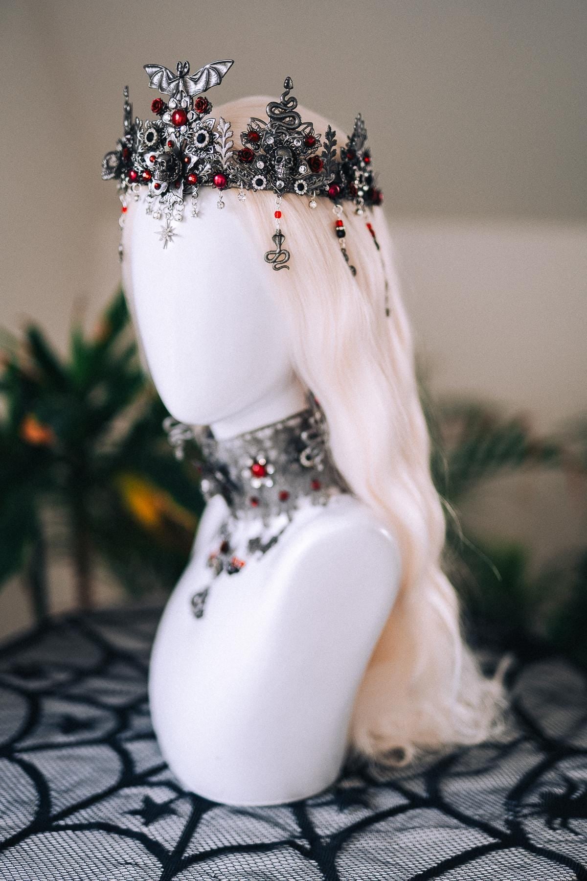 Vampire Queen Finger Claws Gothic Filigree Red Crystals Black Silver Halloween Hand Jewelry Dark Royal Accessories