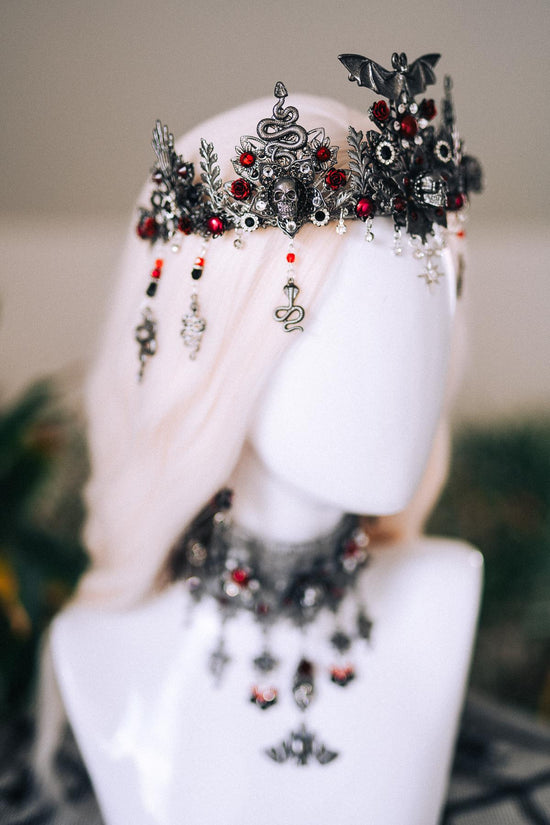 Vampire Queen Finger Claws Gothic Filigree Red Crystals Black Silver Halloween Hand Jewelry Dark Royal Accessories