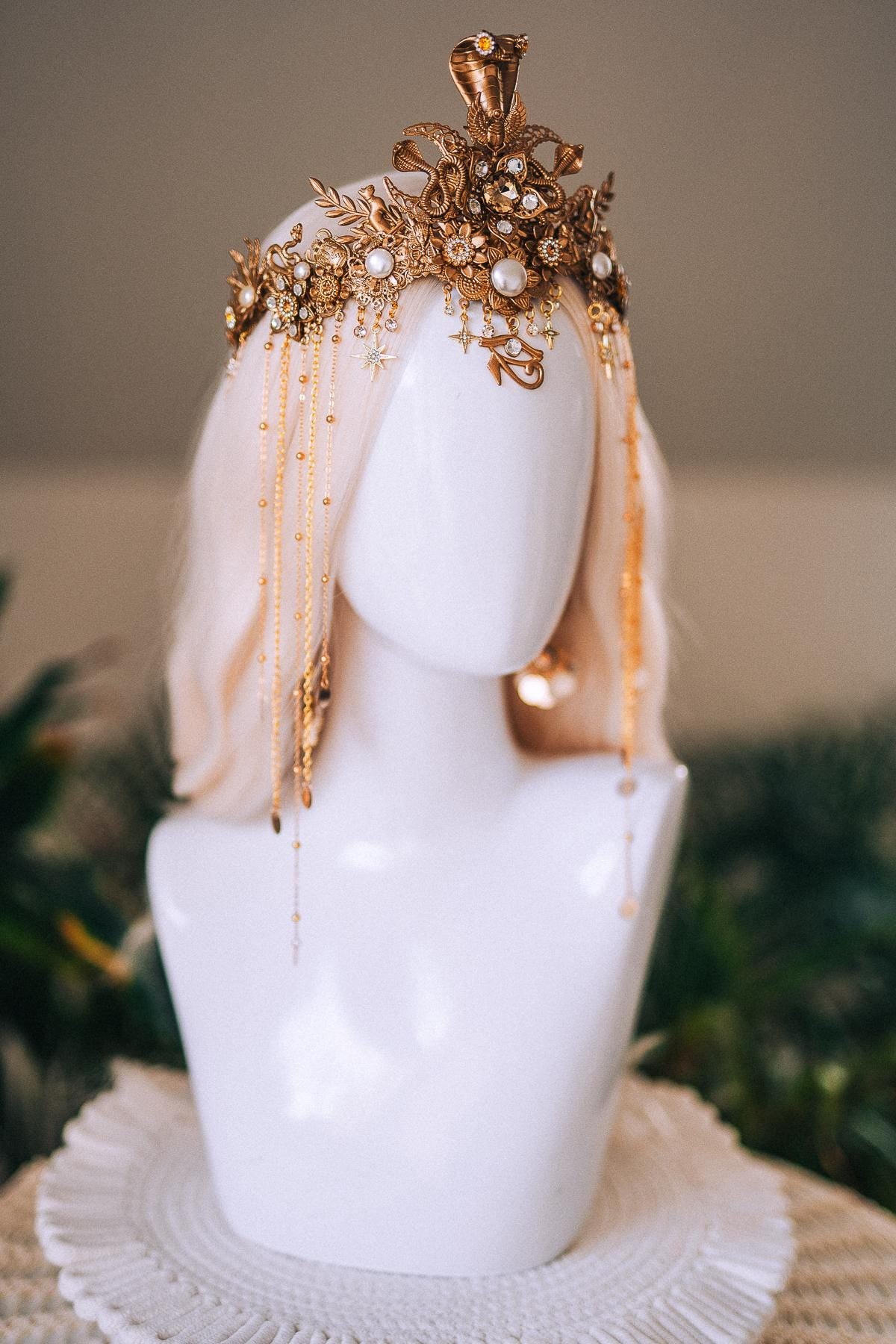 Cleopatra Cobra Gold Crown Snake Headpiece Goddess Crown Egyptian Wedding Tiara Gold Crown with Chains Costume Headpiece Festival