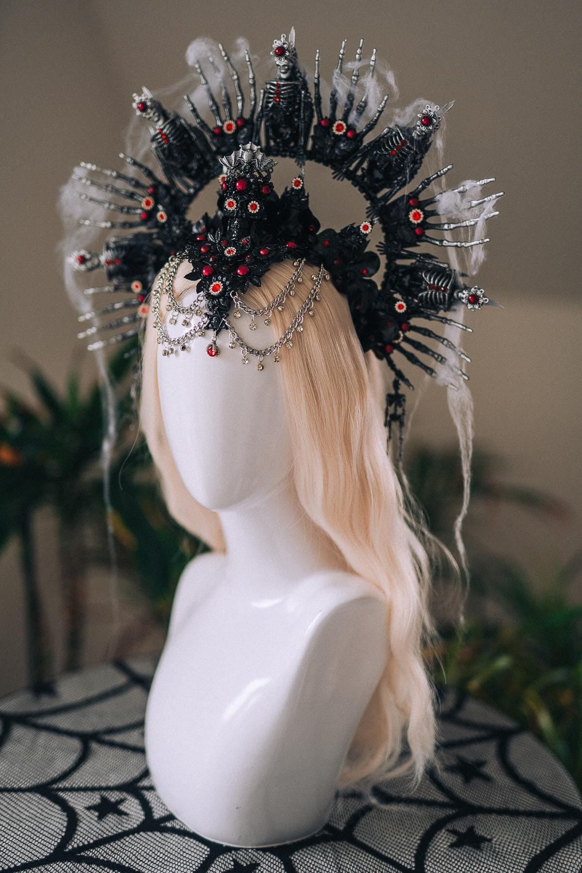 Dark Skeleton Queen Halo Crown Halloween Headpiece Red Black Gothic Skull Light Up Costume Goddess Tiara