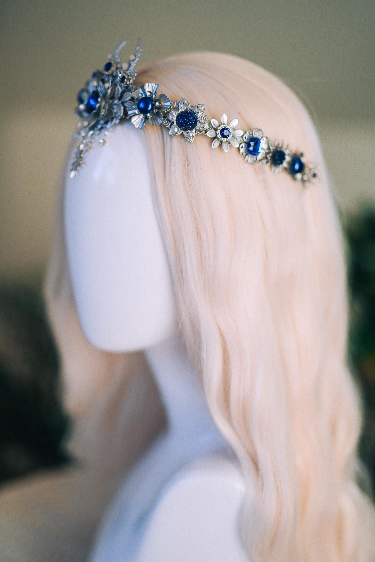 Silver Moon Goddess Tiara Blue Crystals Crescent Crown Celestial Headpiece Wedding Ball Festival Costume Silver Tiara Bride