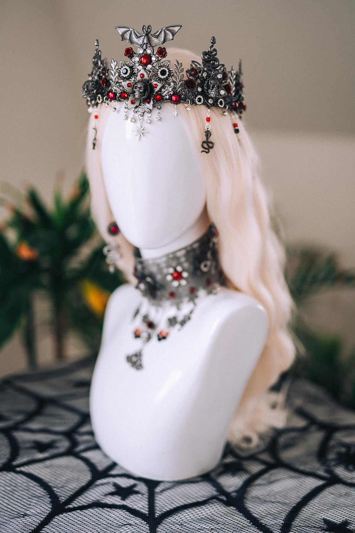 Vampire Queen Finger Claws Gothic Filigree Red Crystals Black Silver Halloween Hand Jewelry Dark Royal Accessories