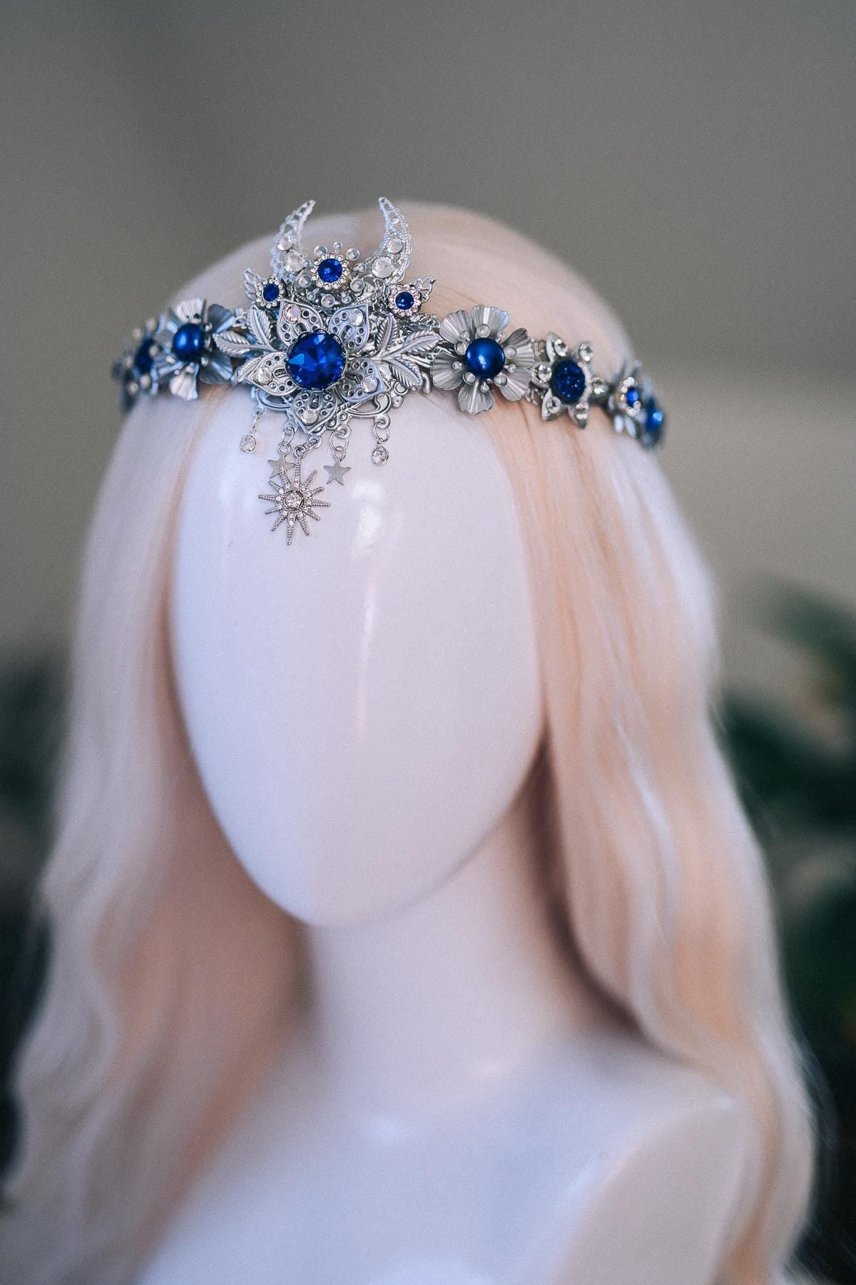 Silver Moon Goddess Tiara Blue Crystals Crescent Crown Celestial Headpiece Wedding Ball Festival Costume Silver Tiara Bride