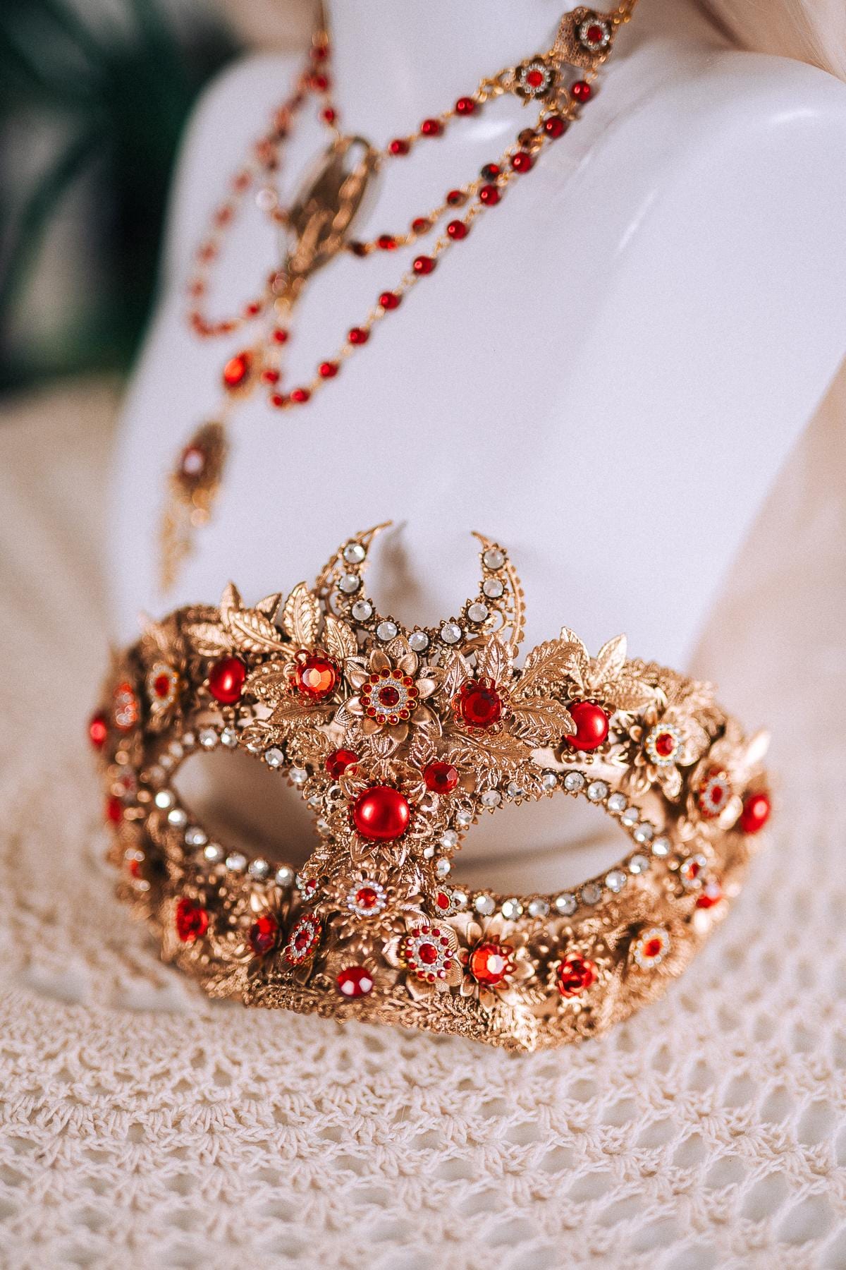 Baroque Fox Masquerade Mask Gold Red