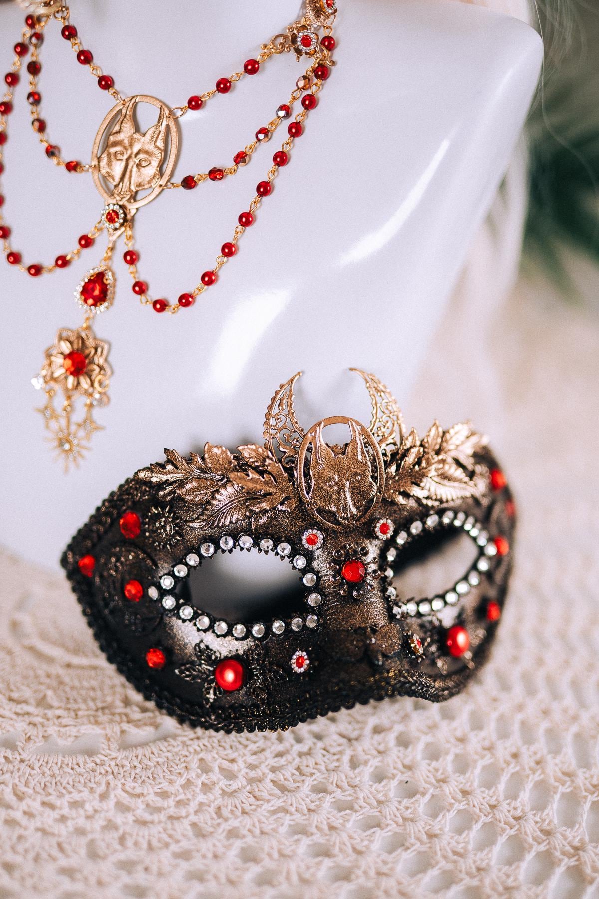 Baroque Fox Rose Halo Crown Carnival Ball Headpiece