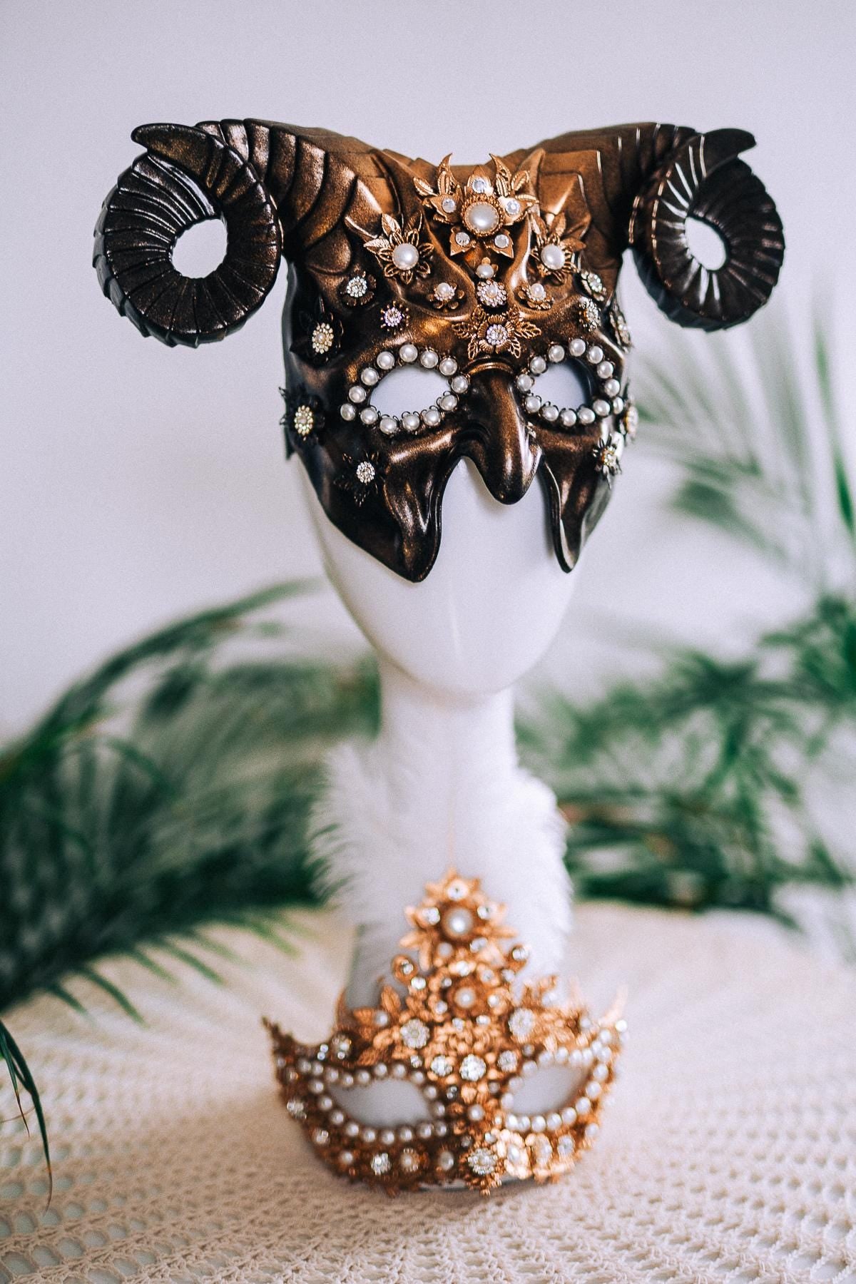Golden Masquerade Mask With Pearls Luxury Carnival Costume Accessory