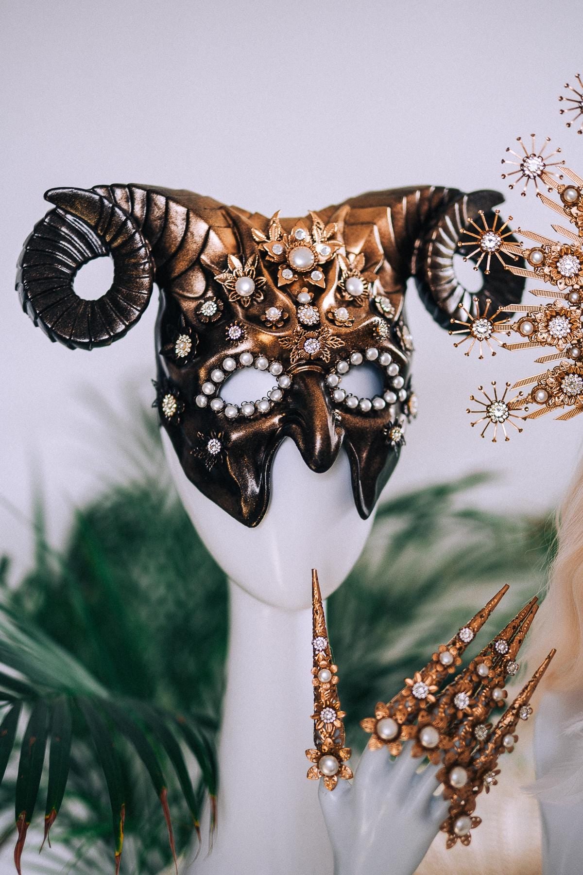 Golden Masquerade Mask With Pearls Luxury Carnival Costume Accessory
