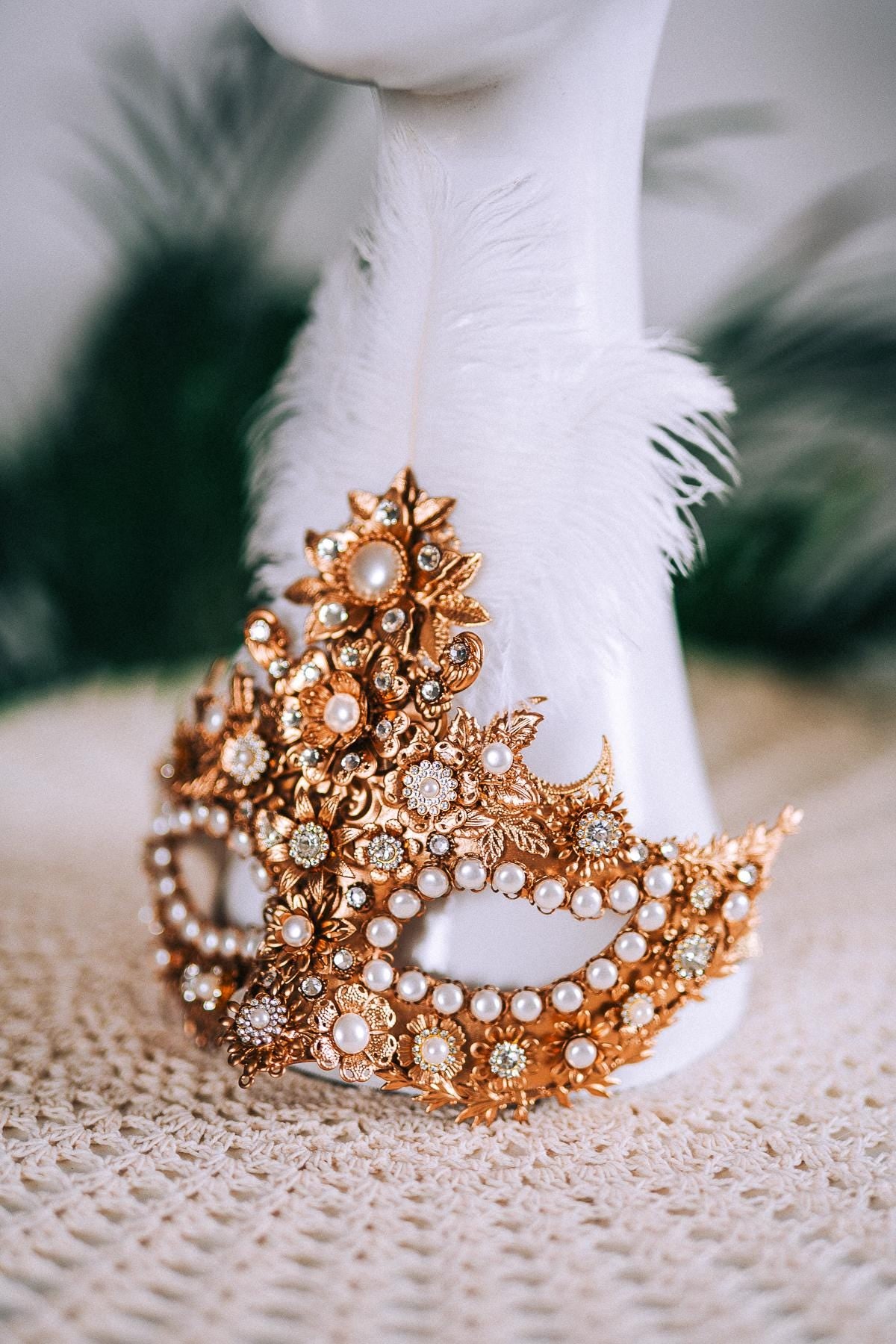 Golden Masquerade Mask With Pearls Luxury Carnival Costume Accessory