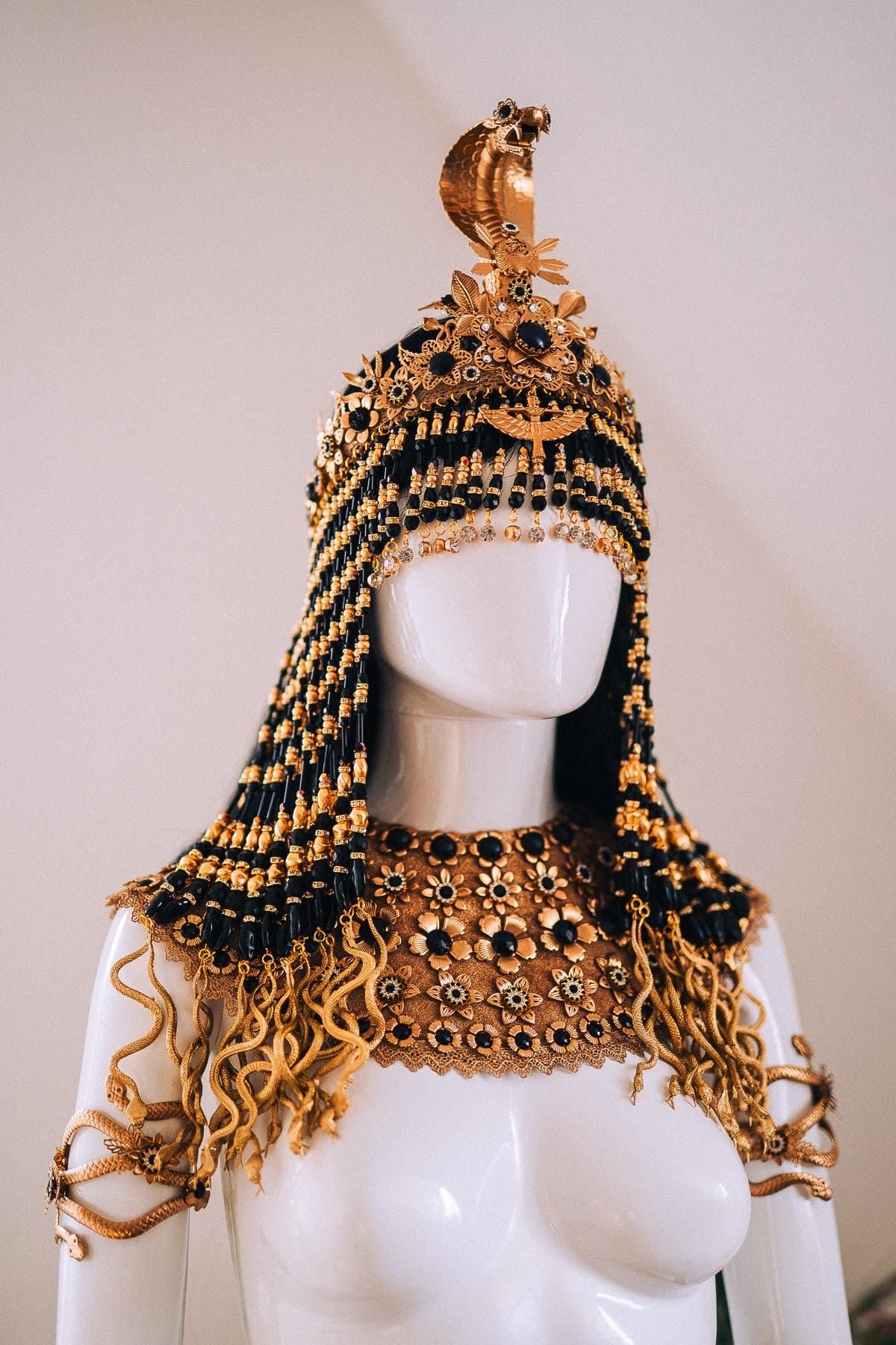 Royal Cleopatra Serpent Crown Gold Egyptian Goddess Headpiece Pearl Snake Tiara Festival Costume Accessory