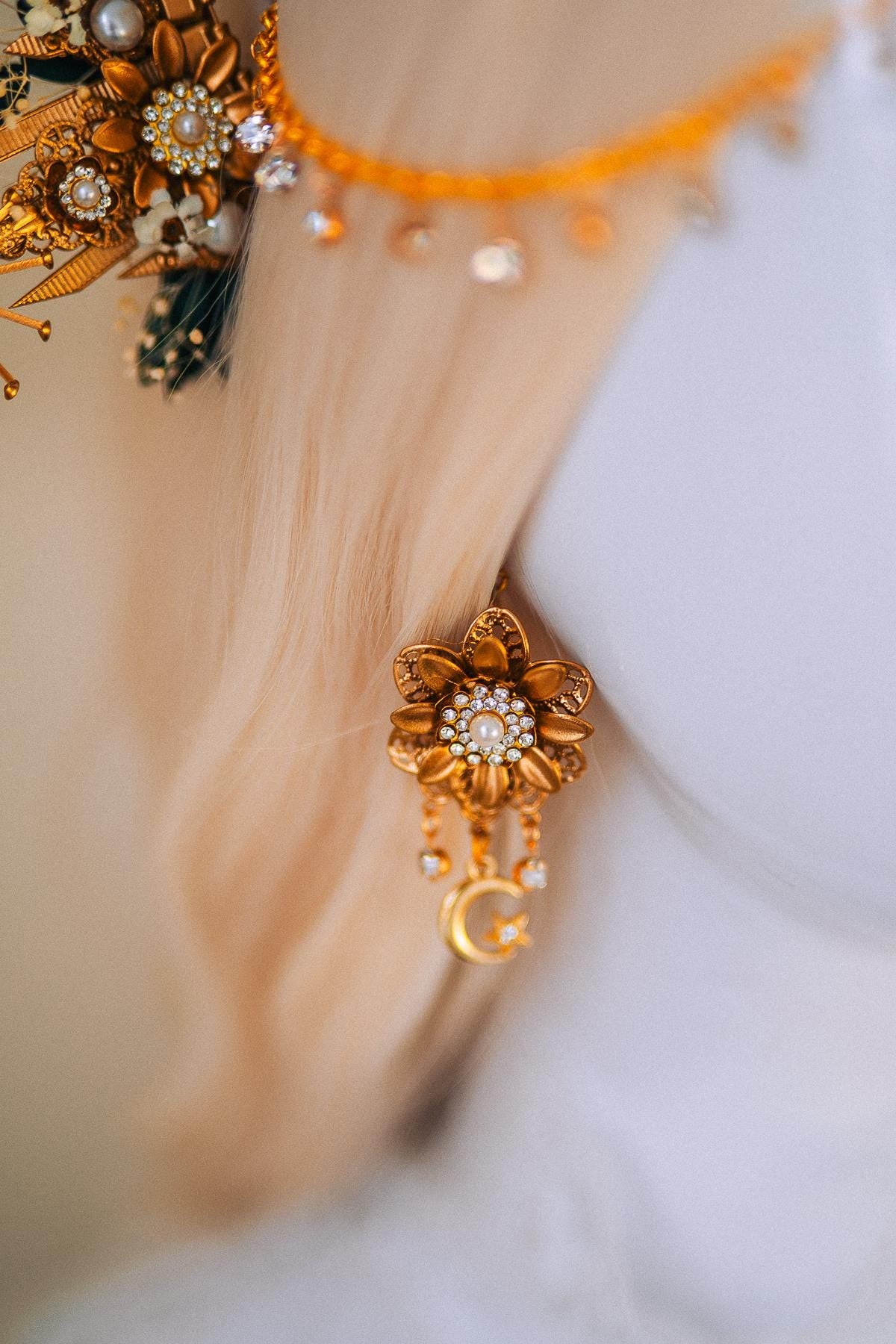 Gold Halo Crown with Pearls, Boho Bridal Headpiece, Gypsophila and Eucalyptus