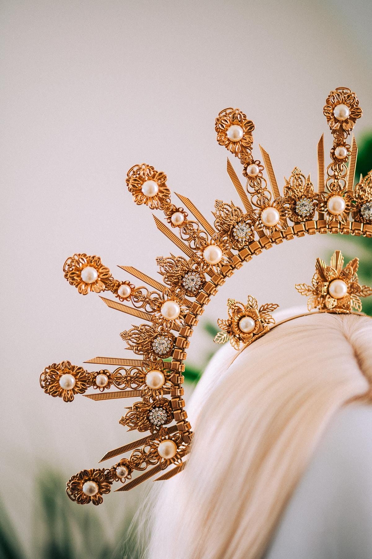 Celestial Halo Crown Gold Bridal Crown Wedding Headpiece Goddess Tiara Sun Halo Crown