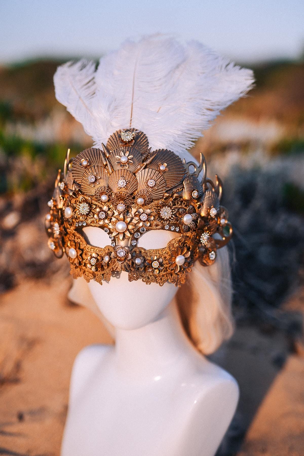 Gold Venetian Shell Masquerade Mask Luxury Carnival Mask Feather Ball Mask Bridal Costume Headpiece