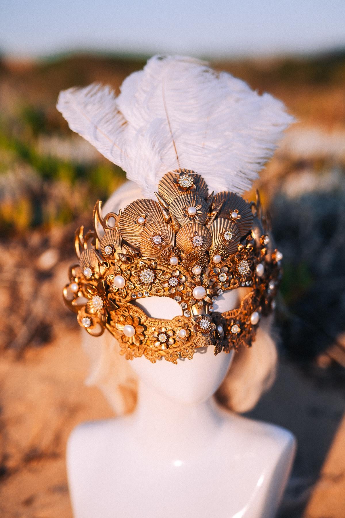 Gold Venetian Shell Masquerade Mask Luxury Carnival Mask Feather Ball Mask Bridal Costume Headpiece
