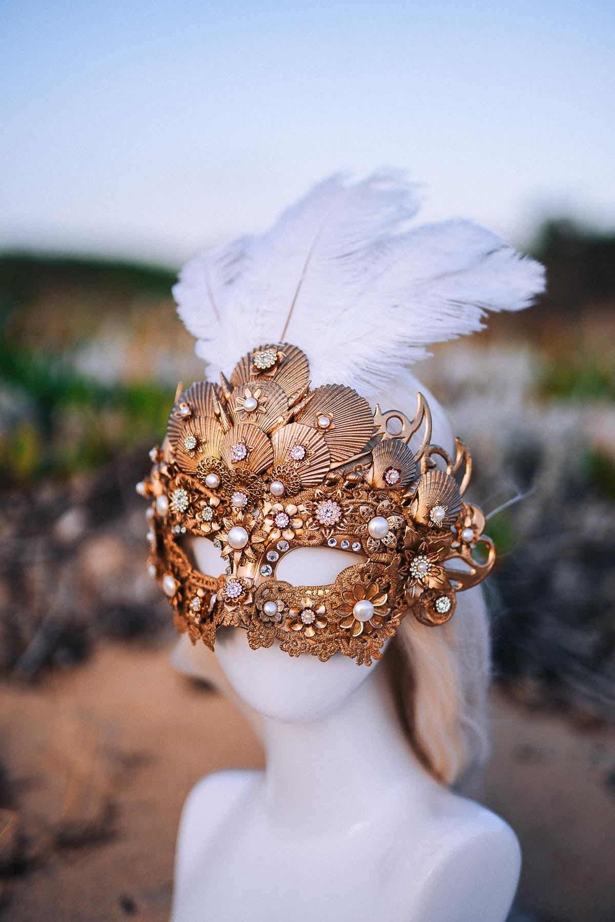 Gold Venetian Shell Masquerade Mask Luxury Carnival Mask Feather Ball Mask Bridal Costume Headpiece
