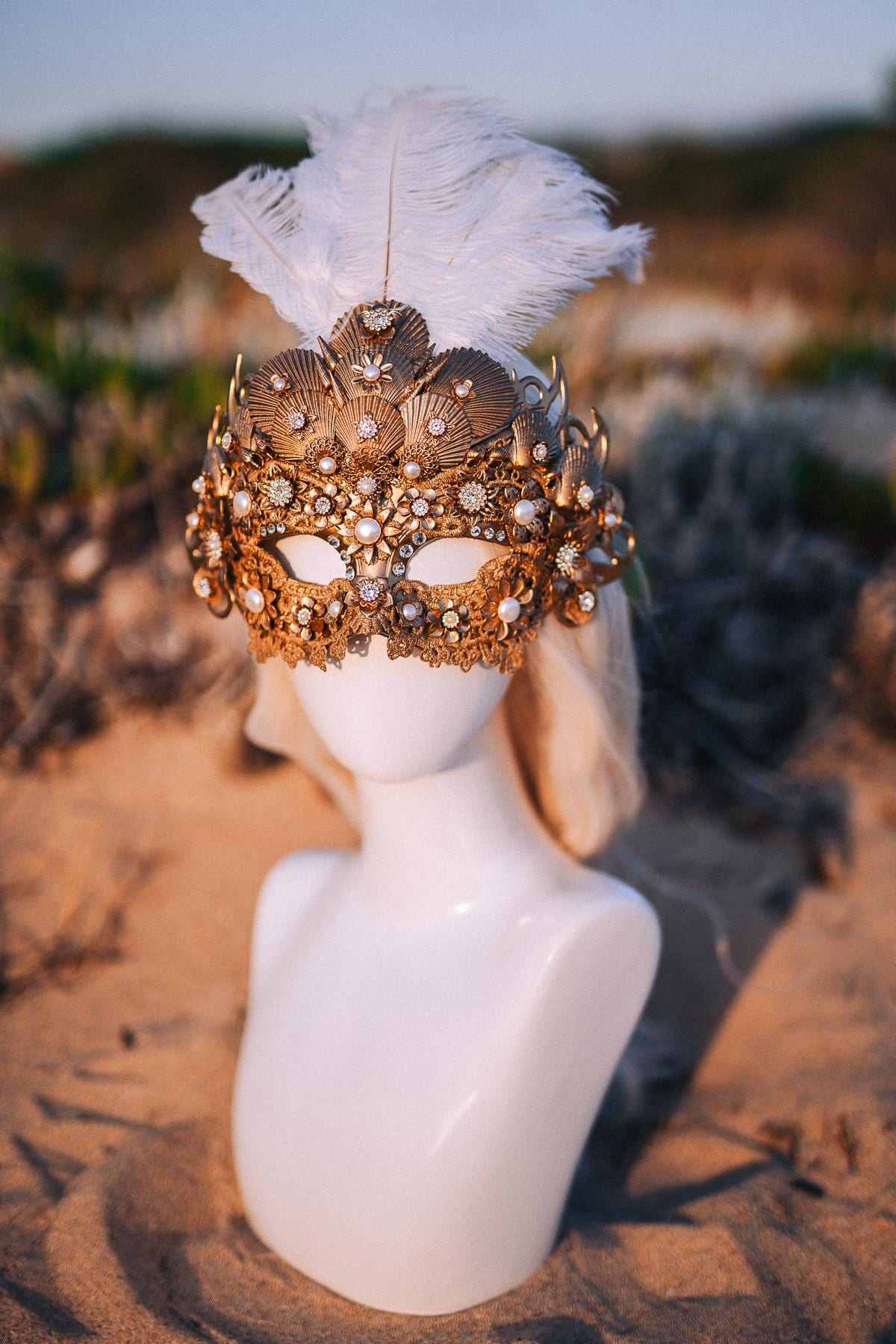 Gold Venetian Shell Masquerade Mask Luxury Carnival Mask Feather Ball Mask Bridal Costume Headpiece