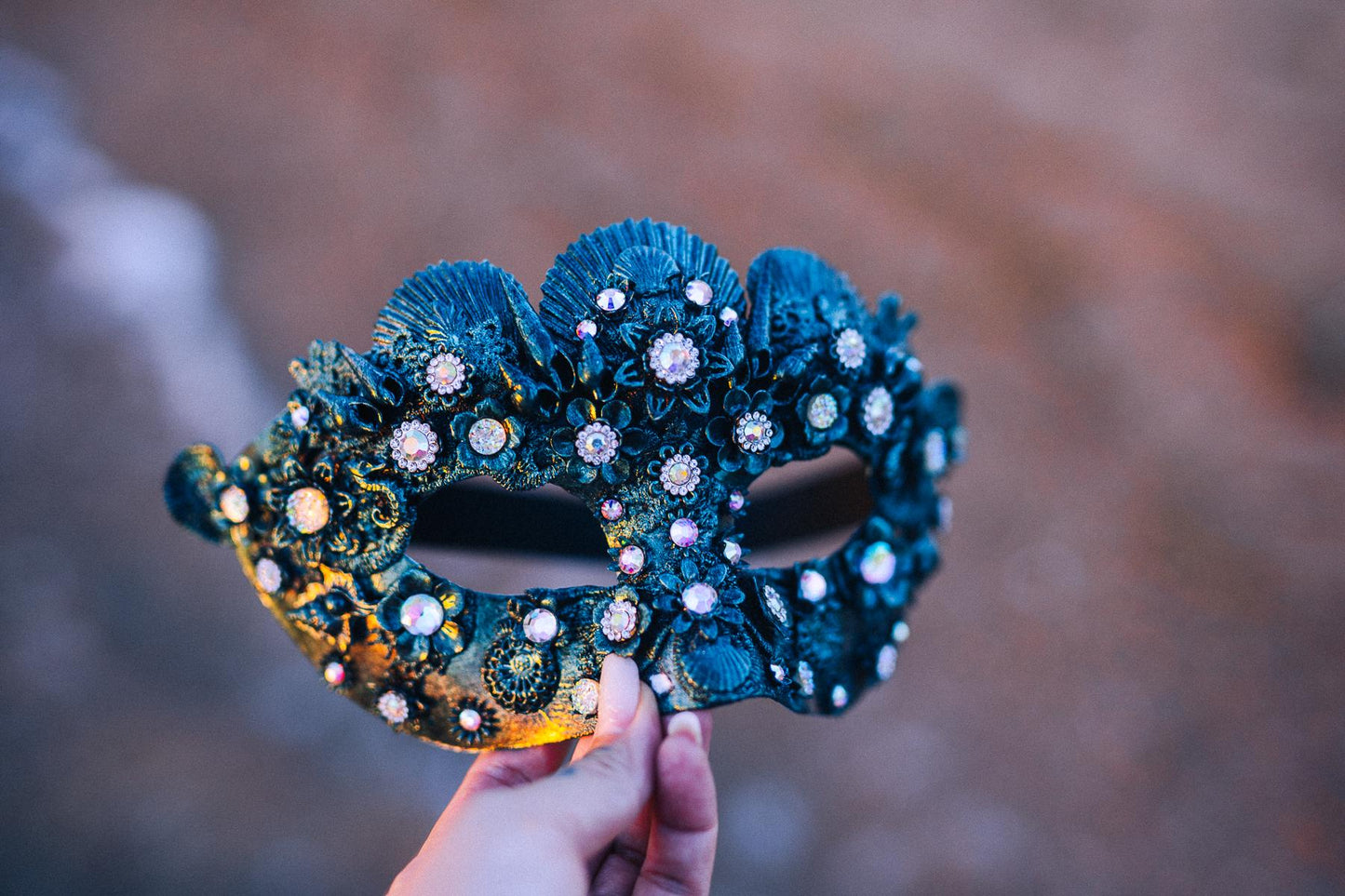 Emerald Shell Halo Crown Luxury Masquerade Crown Venetian Carnival Headpiece Crystal Costume Crown