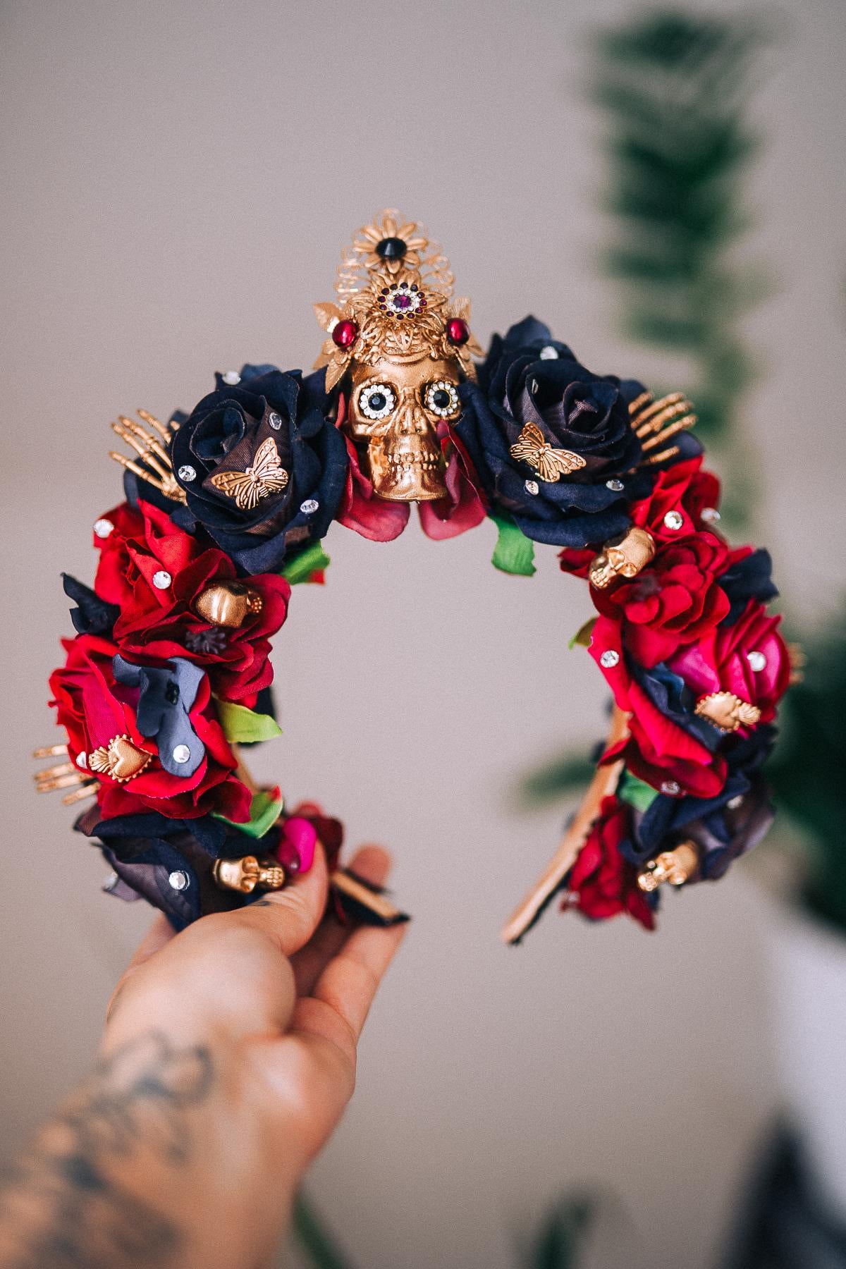 La Catrina Black Rose Crown, Día de los Muertos Headpiece, Mexican Floral Crown, Sugar Skull Crown, Artisan Flower Crown