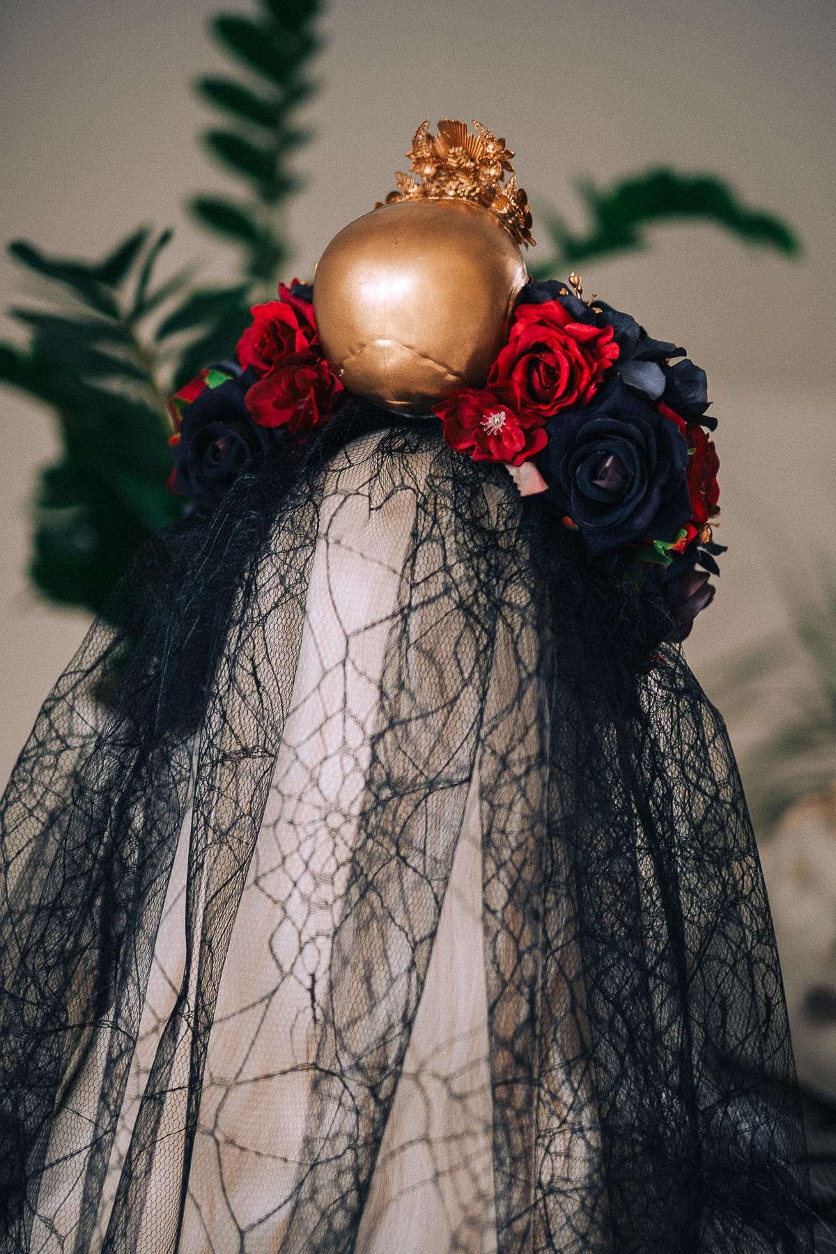 La Catrina Emerald Veil Crown, Día de los Muertos Veil Headpiece, Mexican Floral Crown, Sugar Skull Crown, Couture Bridal Veil