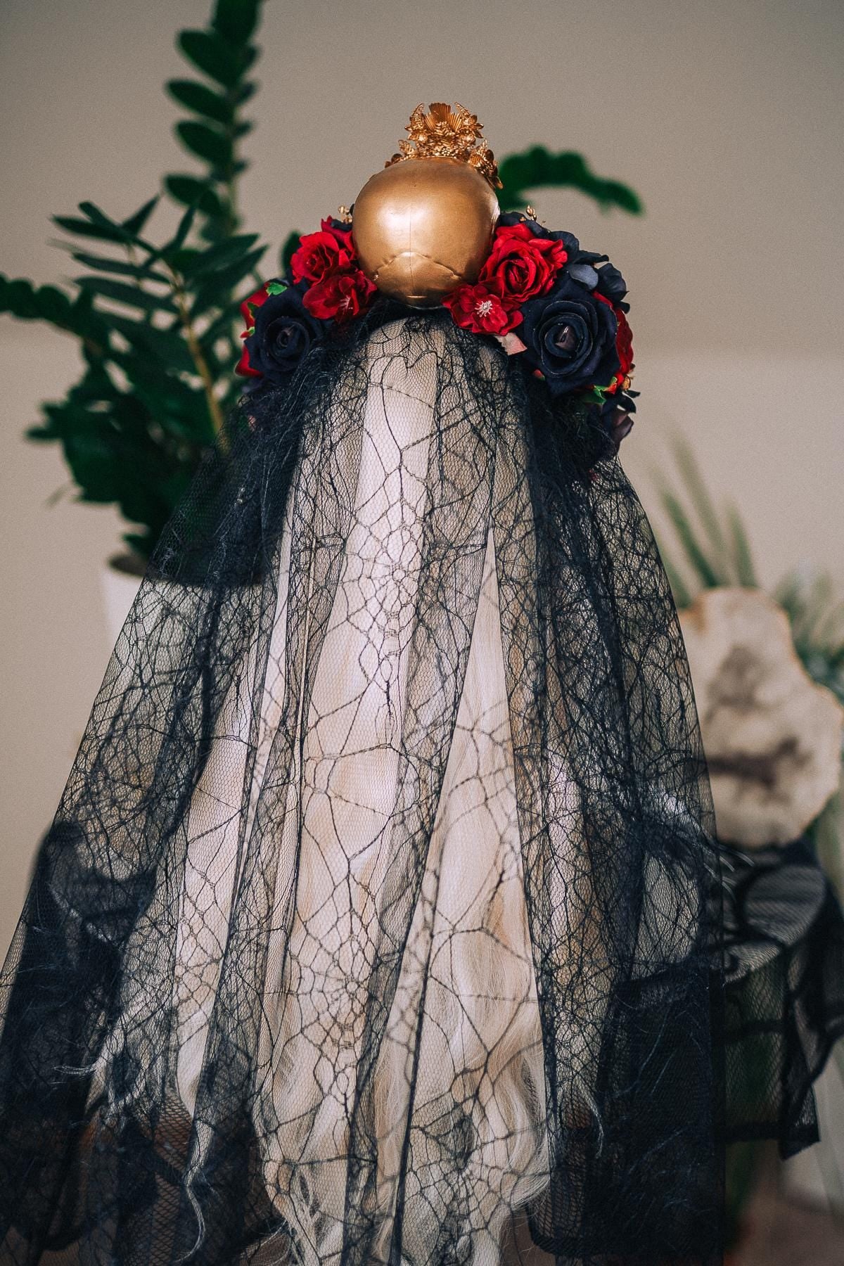 La Catrina Emerald Veil Crown, Día de los Muertos Veil Headpiece, Mexican Floral Crown, Sugar Skull Crown, Couture Bridal Veil