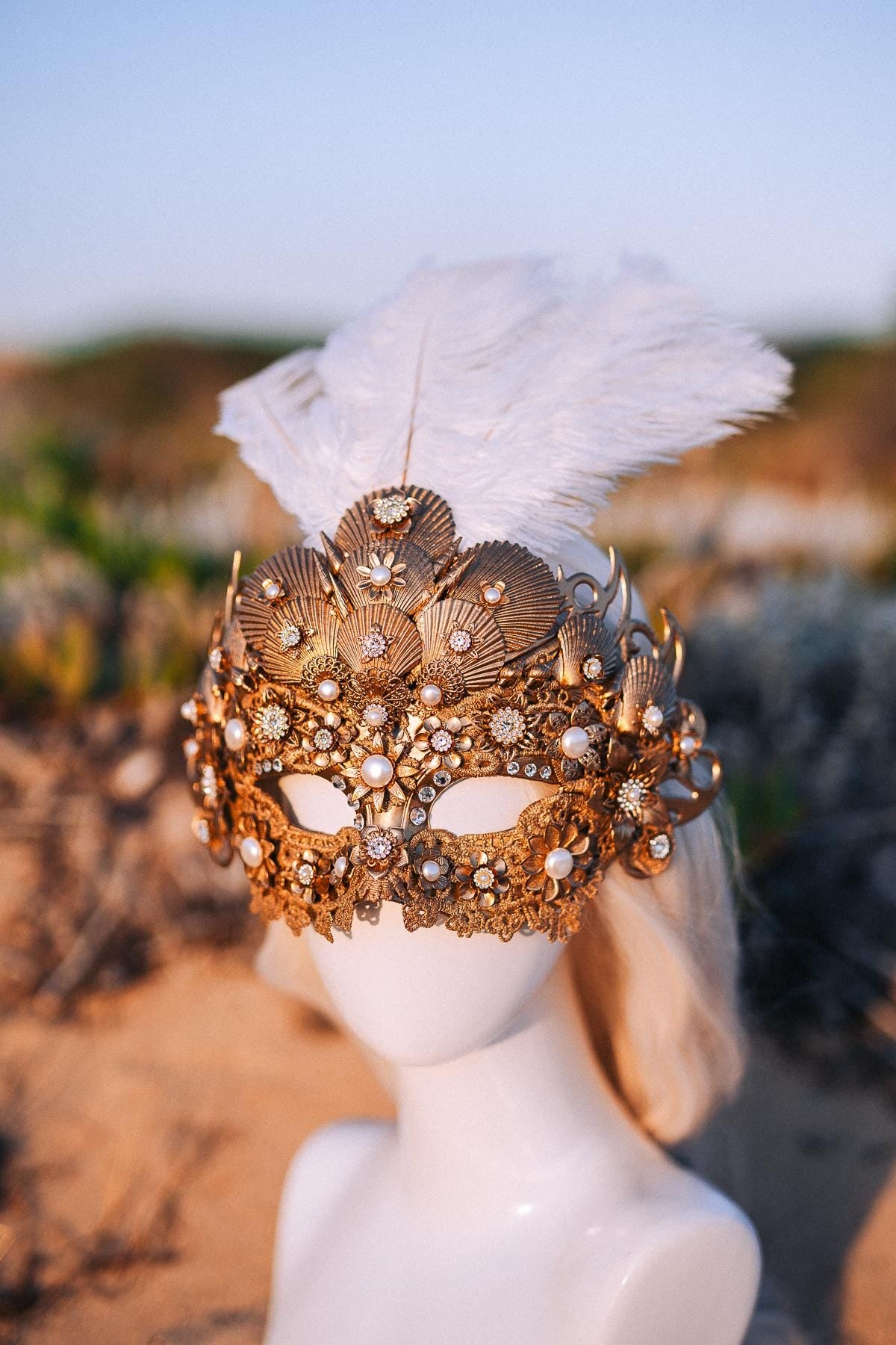Gold Venetian Shell Masquerade Mask Luxury Carnival Mask Feather Ball Mask Bridal Costume Headpiece